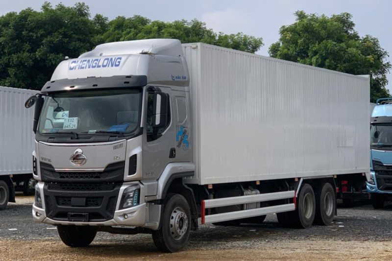 Chenglong H5 260HP Thùng Kín